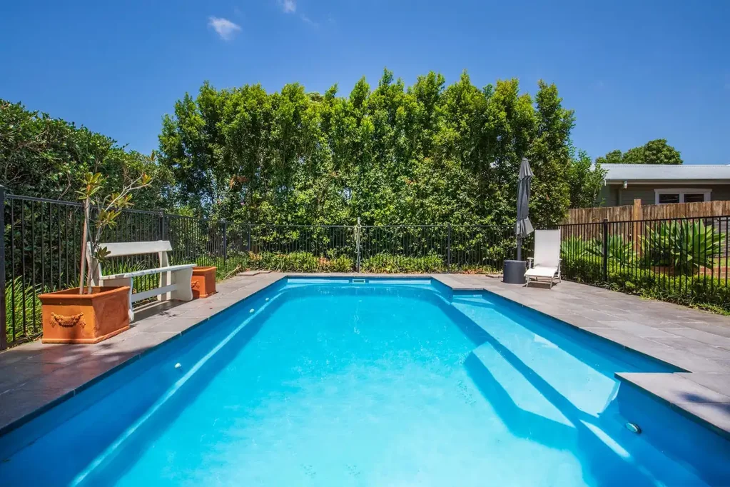 Berry 3कमरा Character Home with Huge Backyard