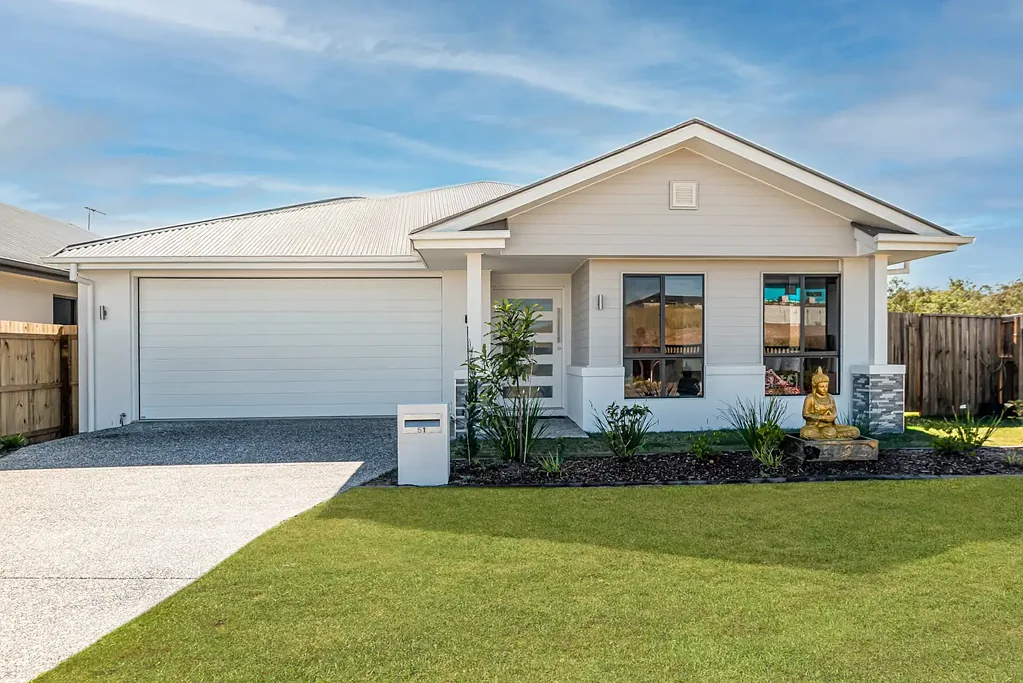 Ripley 4 Bedroom Hampton Style Elegance in Hayfield Estate