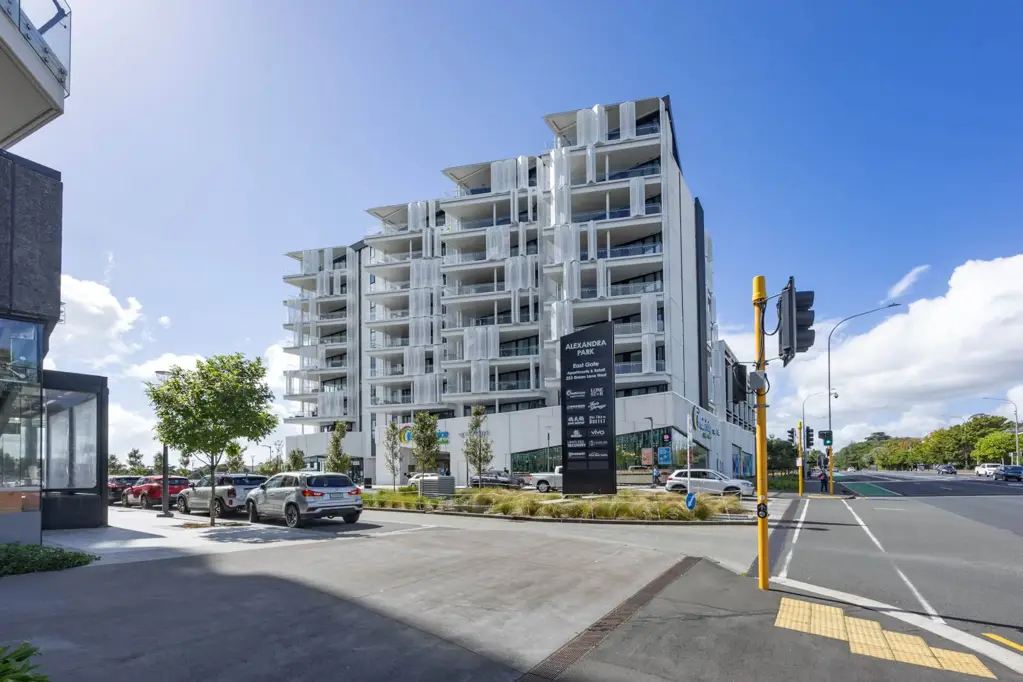 Epsom 3 Bedroom A Statement of Luxury with a View to Match