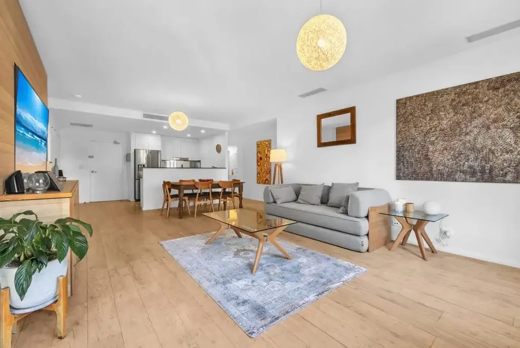 Large 3 Bedroom Masterpiece with large undercover Entertaining Patio