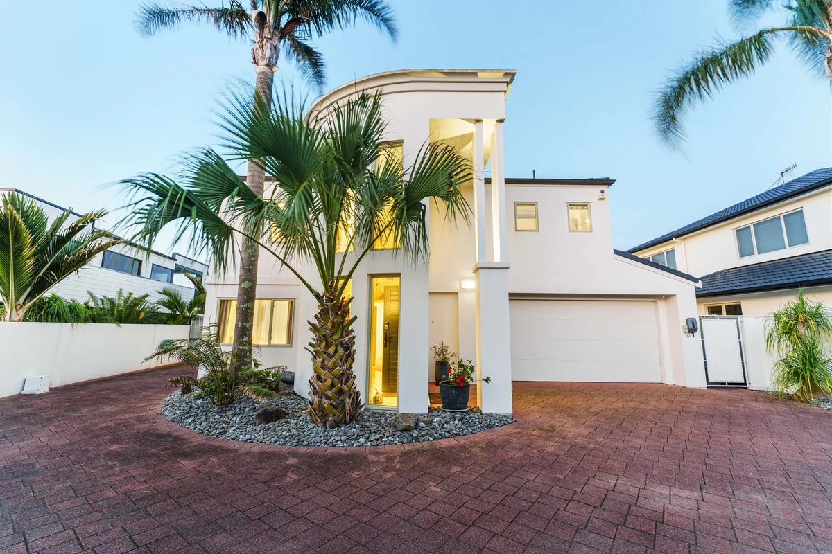 Papamoa 4房  COASTAL ELEGANCE. SERIOUSLY FOR SALE.
