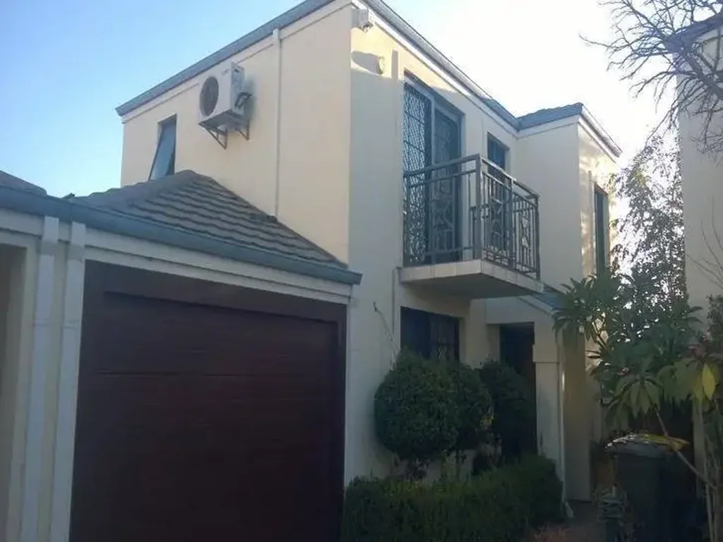 Furnished HUGE Room rental with only walking distance to Curtin Uni & Amenities!