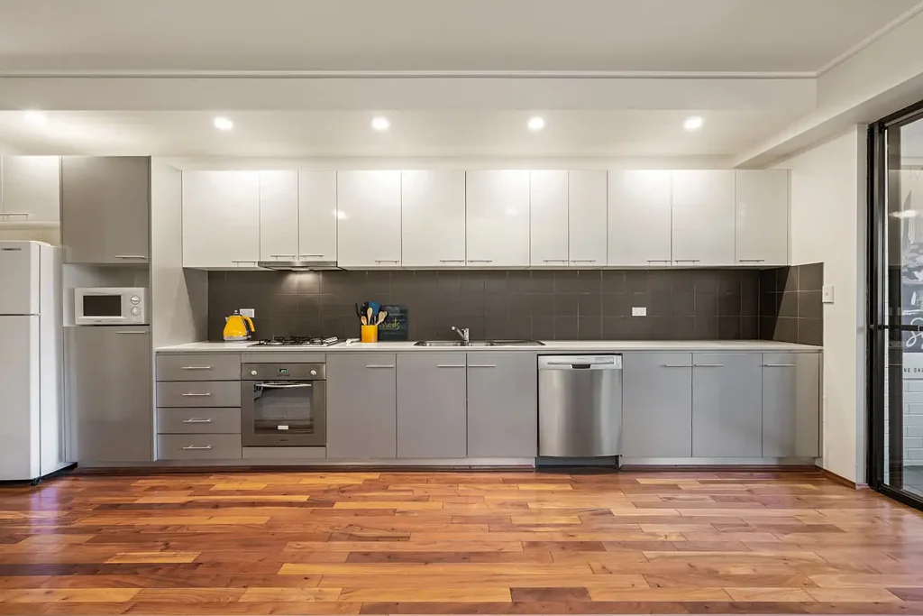 Dee Why 2غرفة نوم Spacious Apartment with Dual Balconies in the Heart of Dee Why