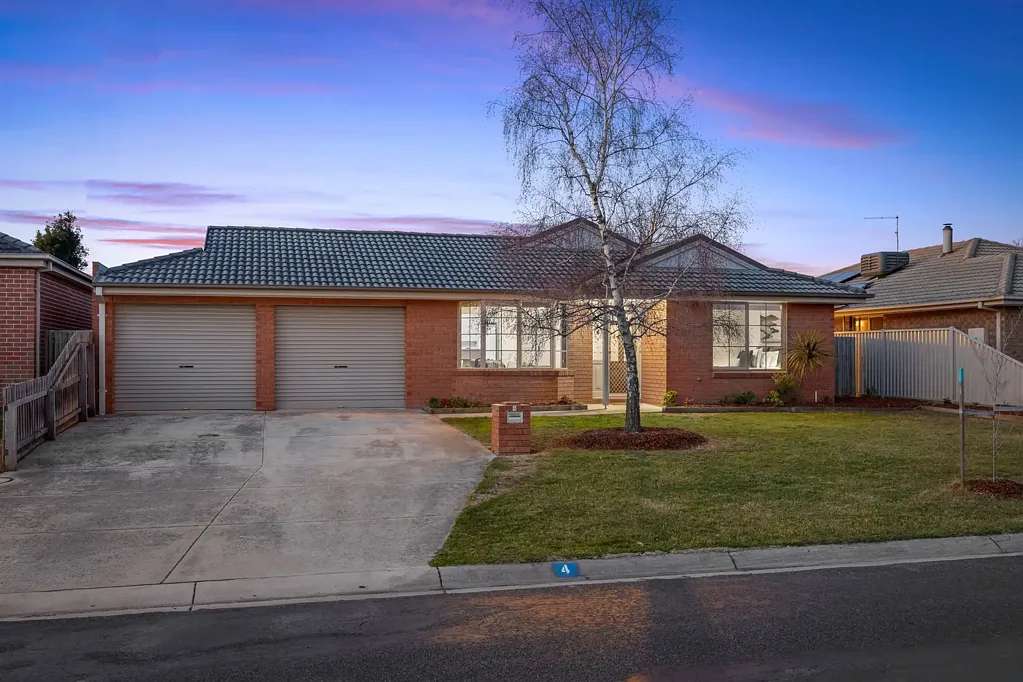 4 Lauderdale Avenue, Alfredton, VIC 3350
