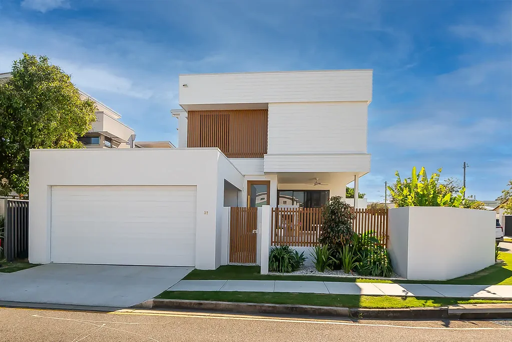 Modern Elegance Just Moments from the Broadwater