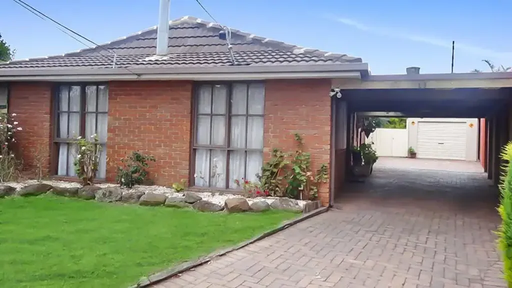 🏡 !! For Rent | Stylish 3-Bedroom Home Close to Transport, Shopping & Schools !!