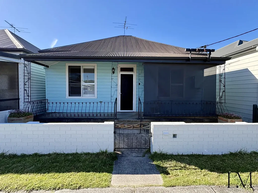 3-Bedroom House with Additional Study