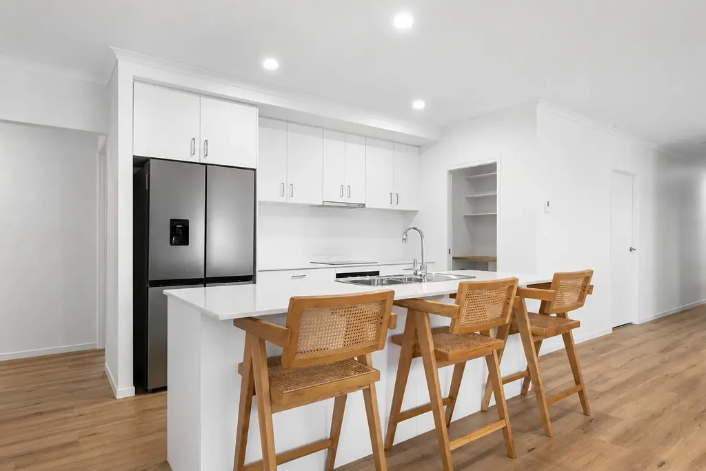 Nirimba 4房  Contemporary Coastal Living at Its Finest
