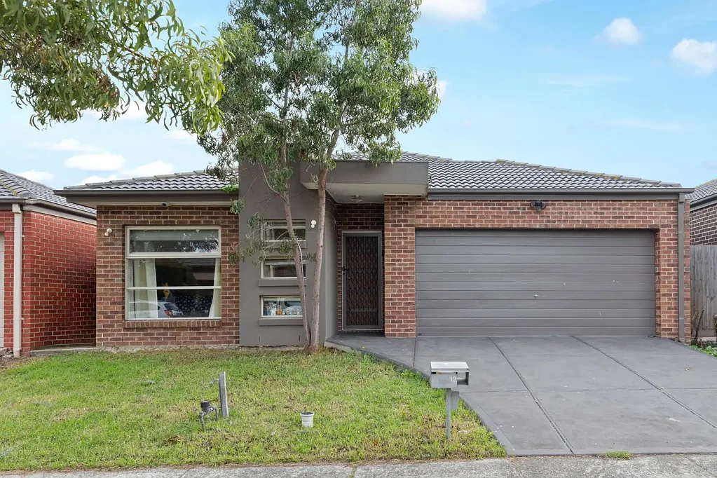 Featherbrook Family Living!