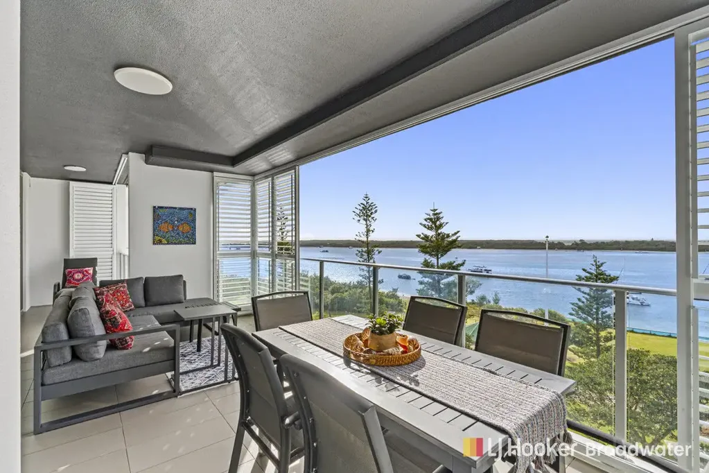 704/378 Marine Parade, Labrador, QLD 4215
