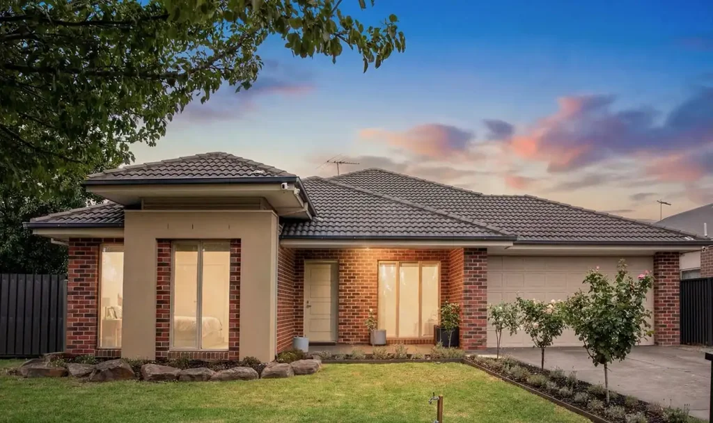 Spacious Family Living in the Heart of Lakeside Estate!