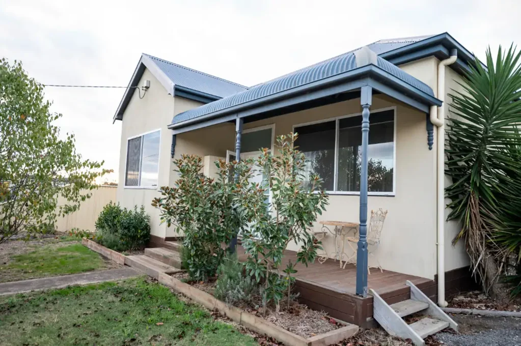 Spacious Family Home with Stunning Grampians Views