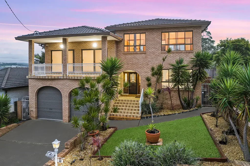 Mount Warrigal 7 Bedroom Big-family home in a prime lakeside setting