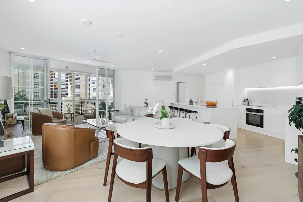 Carrara 3房  Sunlit East Facing Elegance in Emerald Lakes