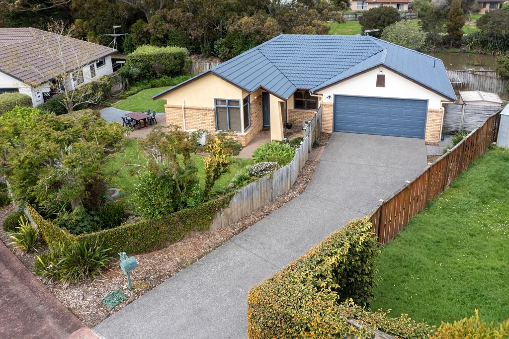 93 Burswood Drive, Burswood, Manukau City, Auckland