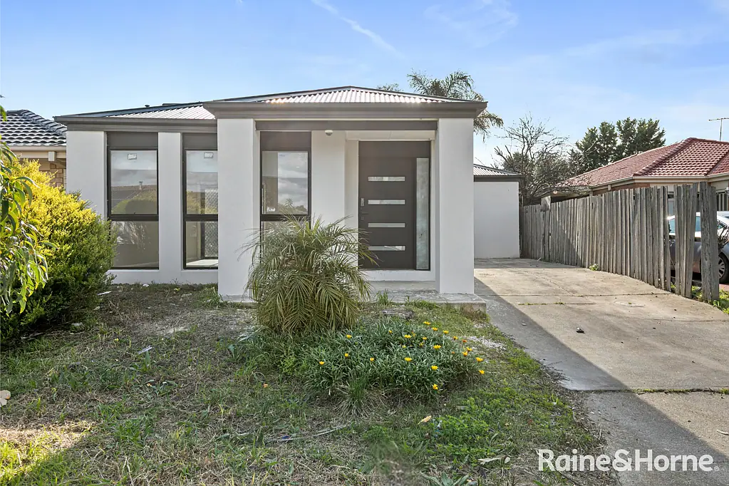 13 Mclaurin Avenue, Roxburgh Park, VIC 3064