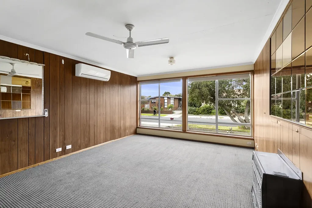 Newcomb 3 Slaapkamer An Opportunity With Upside in a Walk-to-Everything Prime Location