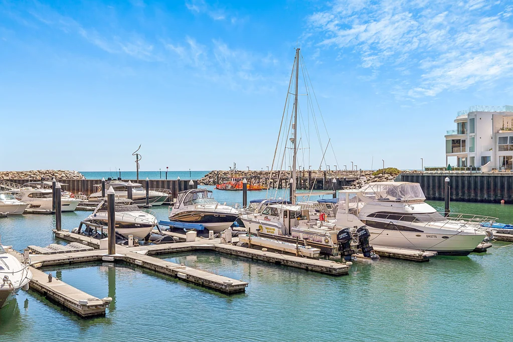 327/4 Holdfast Promenade, Glenelg, SA 5045