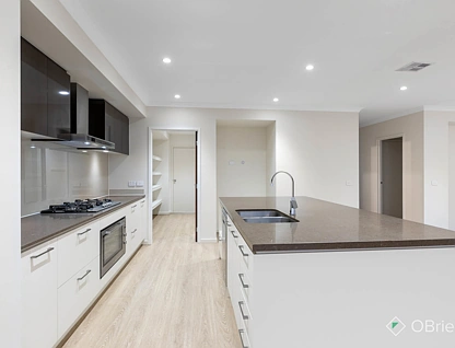 6 Gilderton Esplanade, Aintree, North West Melbourne, 5 Kuwarto, 2 Banyo, House