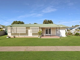 6 Churchill Street, Urangan