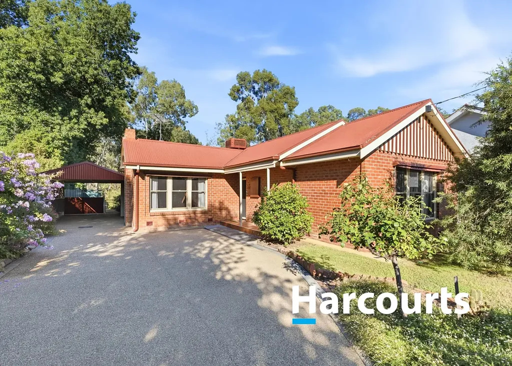 Wangaratta 3બેડરૂમ Classic Red Brick Home with creek outlook