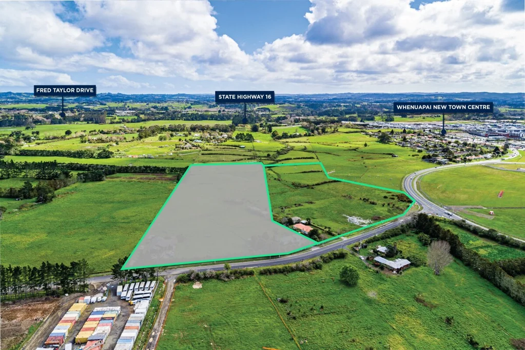 Whenuapai Well-Located Flat, Metalled Yard