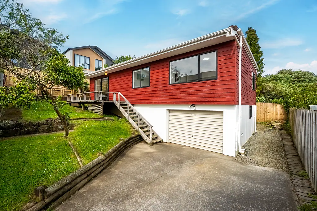 38B Waverley Avenue, Glenfield, North Shore City, Auckland