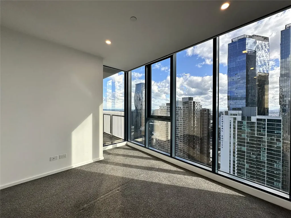 Explore the best that Melbourne has to offer with this stunning 1 bedroom Apartment located in the highly anticipated  "Melbourne Grand Building"