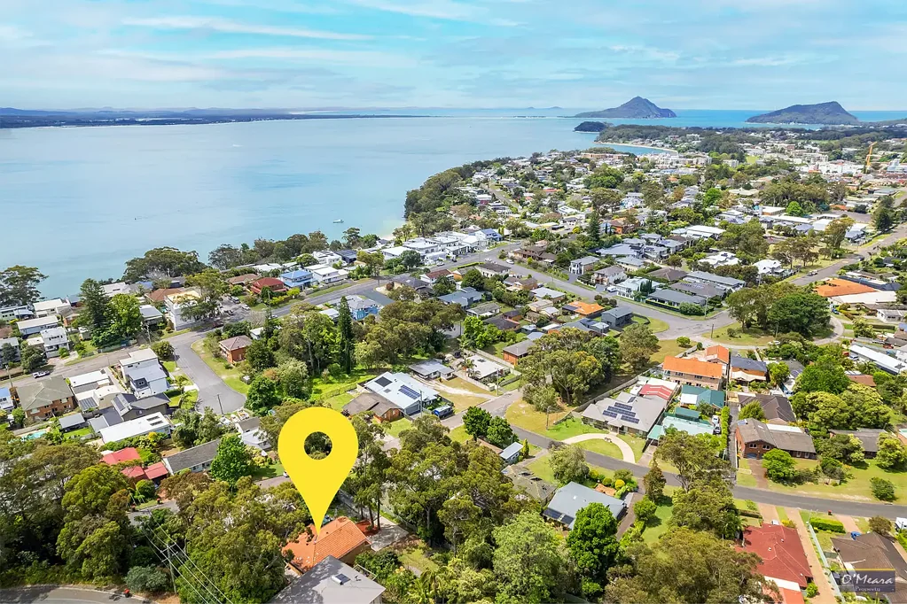 Nelson Bay 4房  PRIVATE AND TRANQUIL BUT CLOSE TO IT ALL