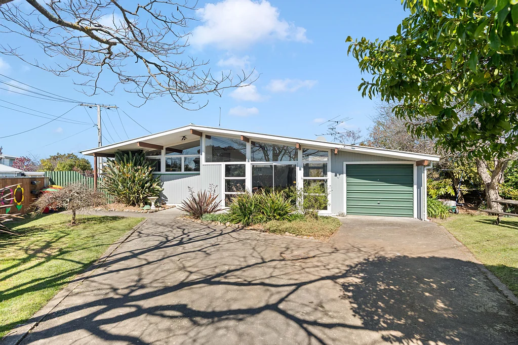 Masterton 4غرفة نوم Selling Under The Hammer