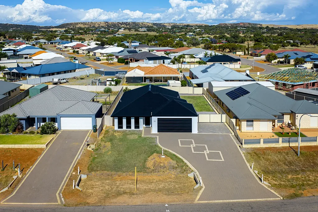24 Sutcliffe Road, Waggrakine, WA 6530