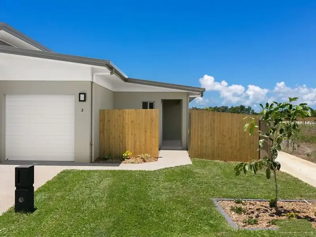 SPACIOUS DUPLEX IN THE HEART OF SMITHFIELD VILLAGE