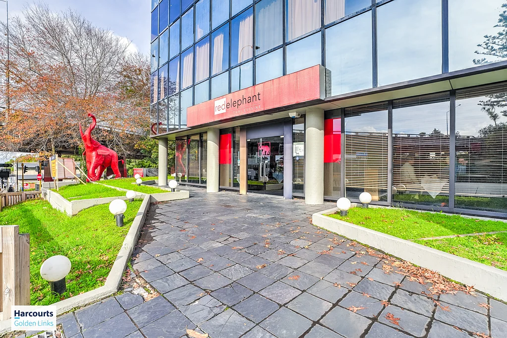 Newmarket Landmark Hospitality Lease In Newmarket