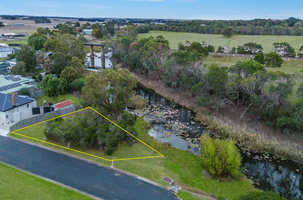 Allansford A Rare Riverfront Lifestyle Opportunity