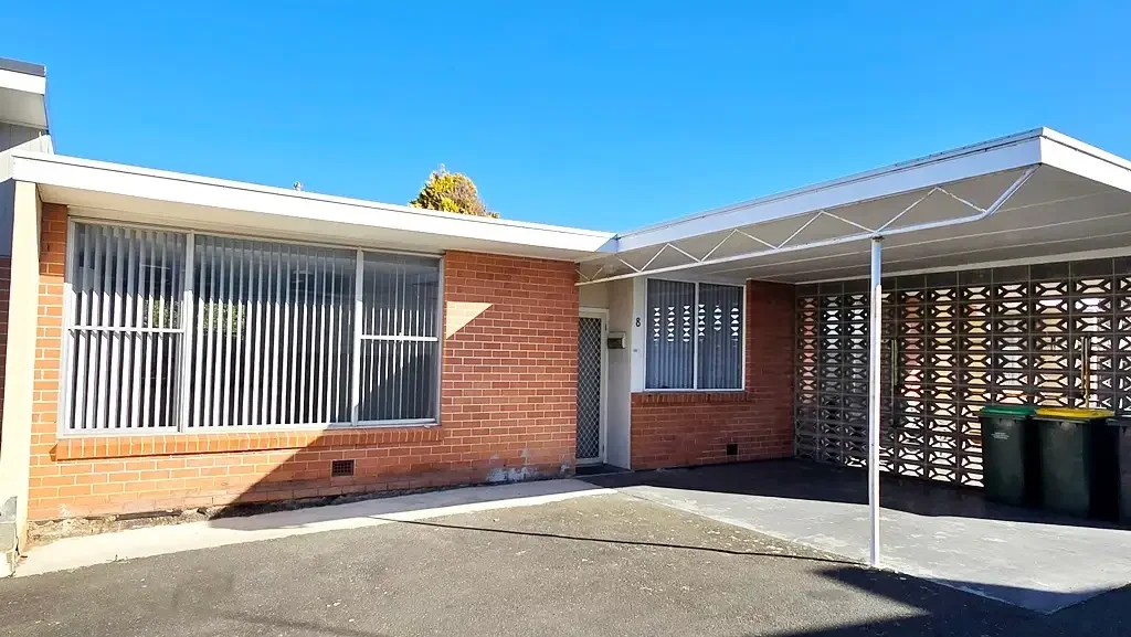Two bedroom unit in great location