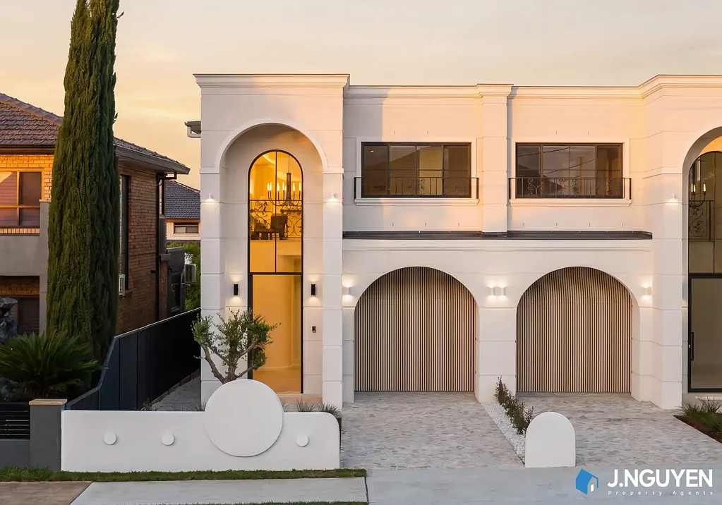 Canley Heights 5ਬੈੱਡਰੂਮ Brand New, Timeless Elegance - Paris on Peel