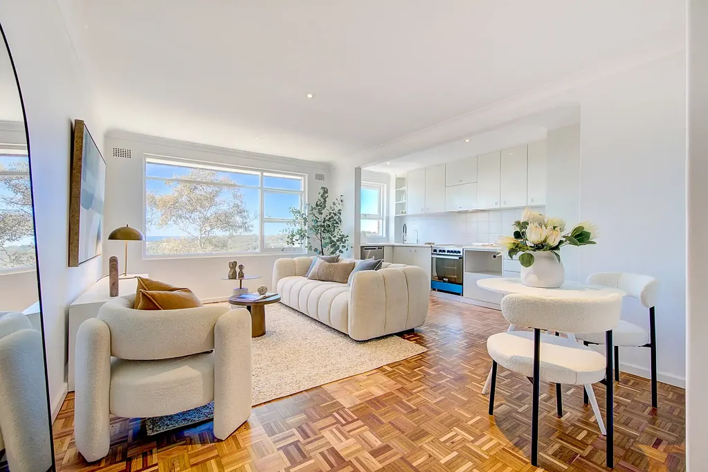 Mosman 2房 波光粼粼的水景，社区生活方式 OPEN SAT 9:15AM- 9:45AM Sparkling Water Views, Village Lifestyle