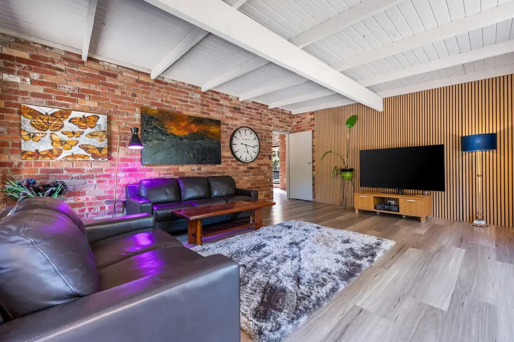 Invermay Rural living within 10 minutes of Ballarat CBD.