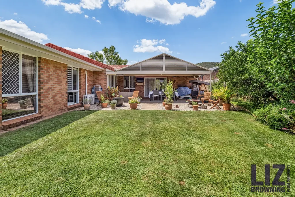 10 Codford Place, Chapel Hill, QLD 4069