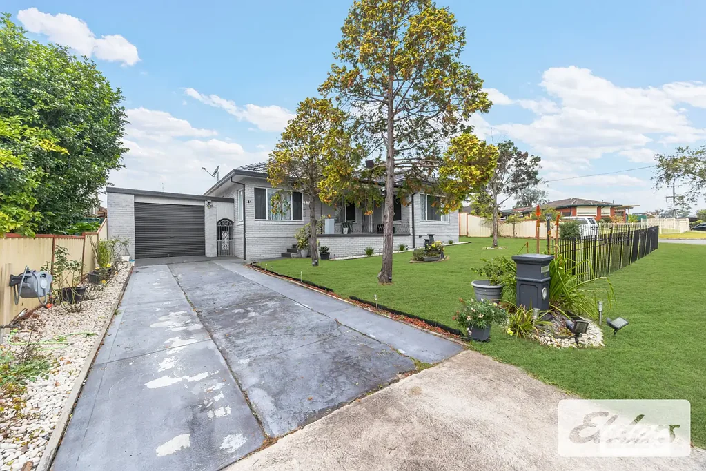 Blacktown 4房 安静街区575㎡独立房间 宽敞明亮客厅 木地板 翻新开放式厨房 三内置衣柜卧室 高天花板 翻新浴室 中央空调 宽敞车库 室内洗衣房 完全围栏院子 Blacktown South 学区。 Corner Block Quiet and Convenient Location!!!
