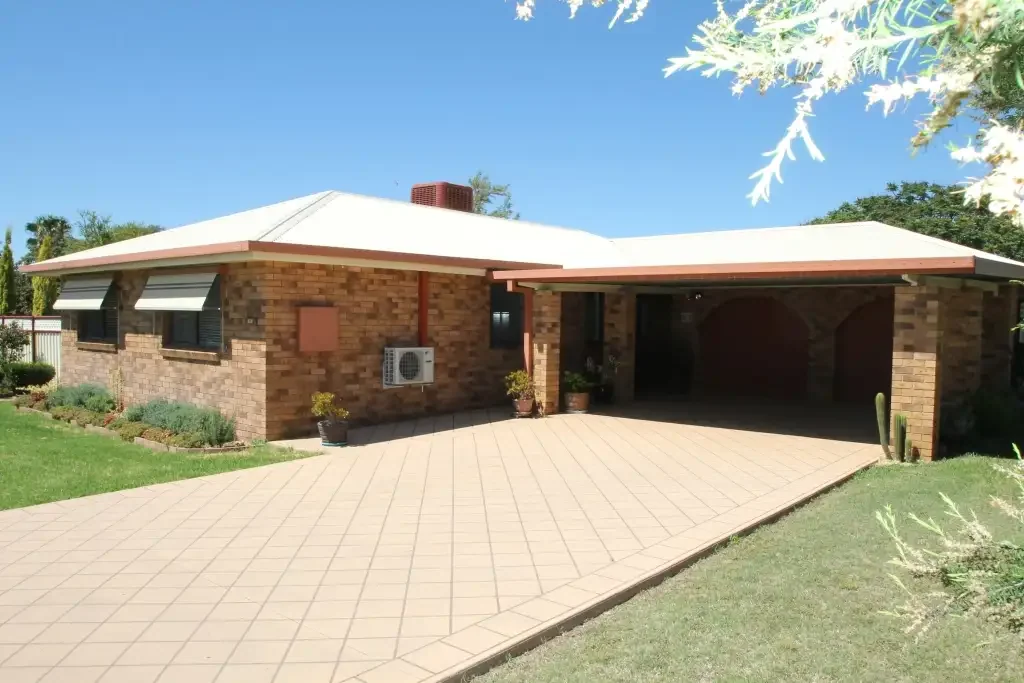 IMMUCULATE & SPACIOUS BRICK HOME