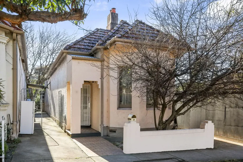 Strathfield 2chambre No Heritage or Conservation! R3 medium density.