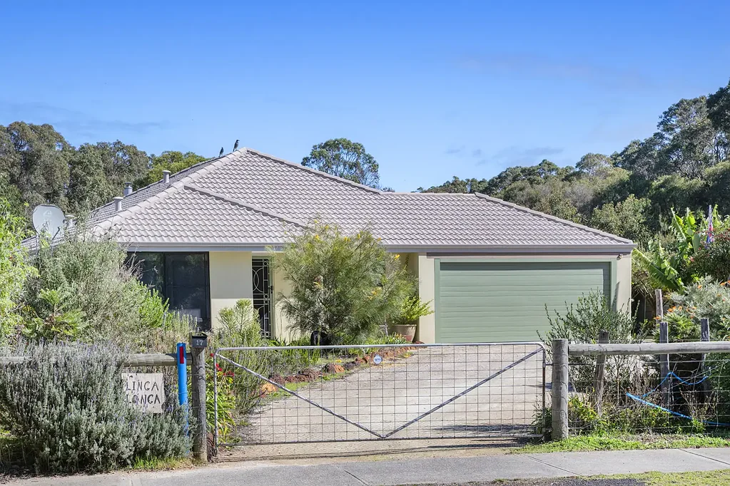 Karridale 3房  Spacious Country Living Opposite Bush Reserve on 3,572sqm