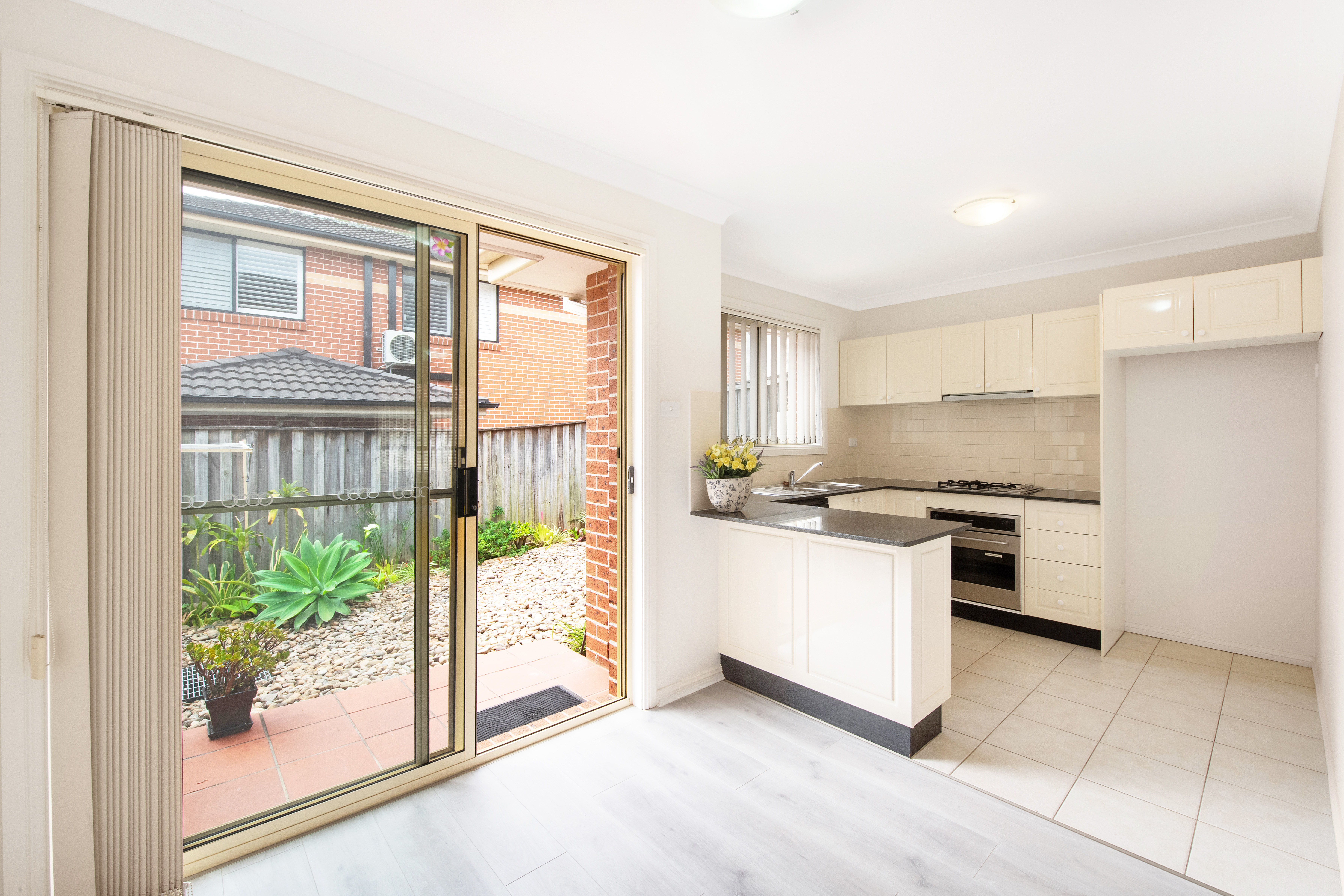 UNIT 6 15-17 FORBES ST, HORNSBY NSW 2077, 0 ห้องนอน, 0 ห้องน้ำ, Townhouse