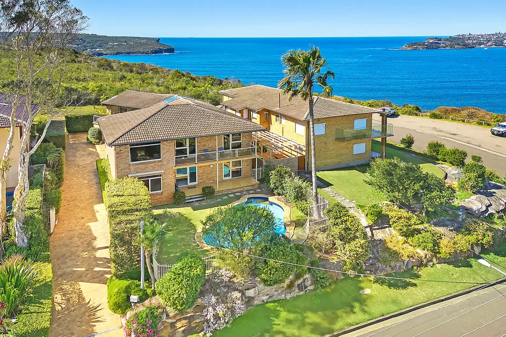 Balgowlah Heights 5房 壮丽海港全景 5卧3卫宽敞 闪亮泳池夏日乐趣 双车库便利 步行好校邻里友好 FRONT ROW SEAT TO SYDNEY HARBOUR