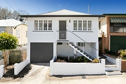 18 Beattie Street, West End