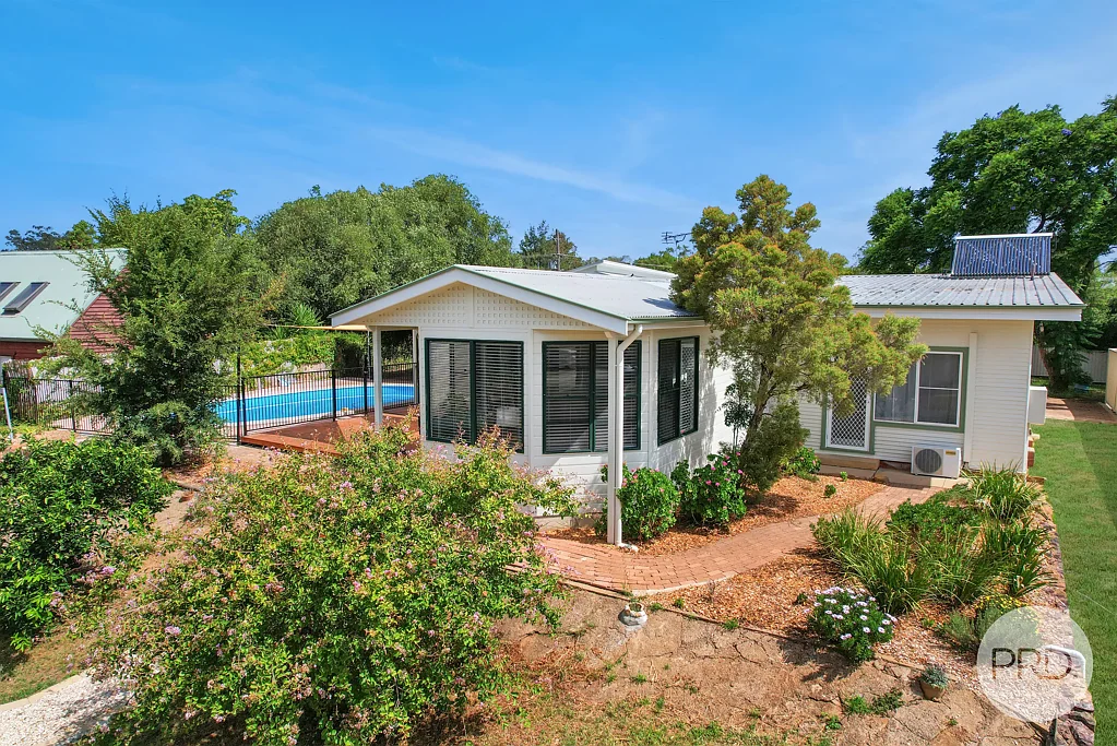 11 Peregrine Avenue, Tamworth, NSW 2340