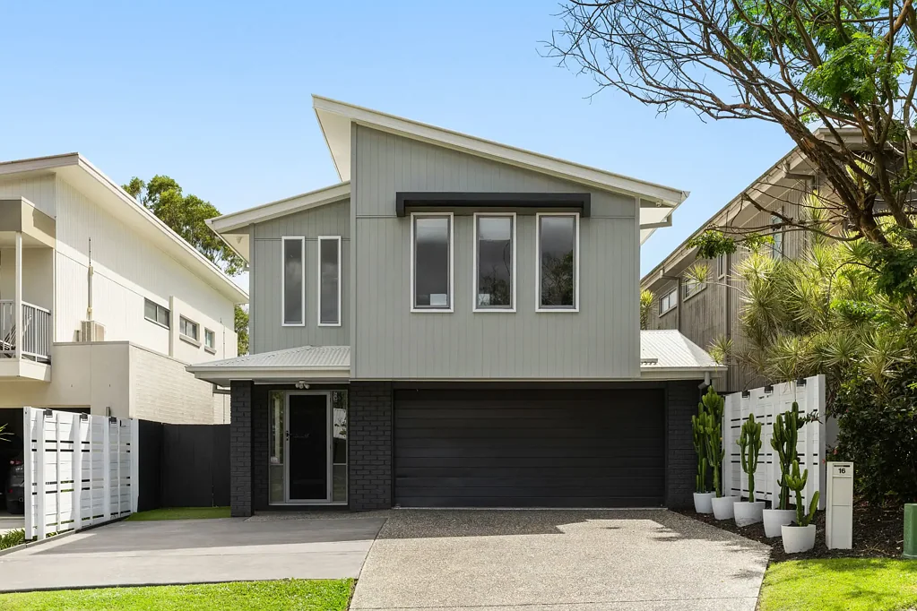 16 Nara Street, Kenmore, QLD 4069