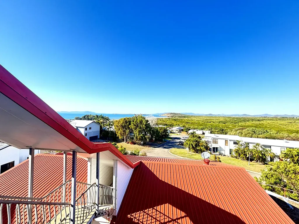 Private, Elevated Unit with Breathtaking Bowen Ocean Views