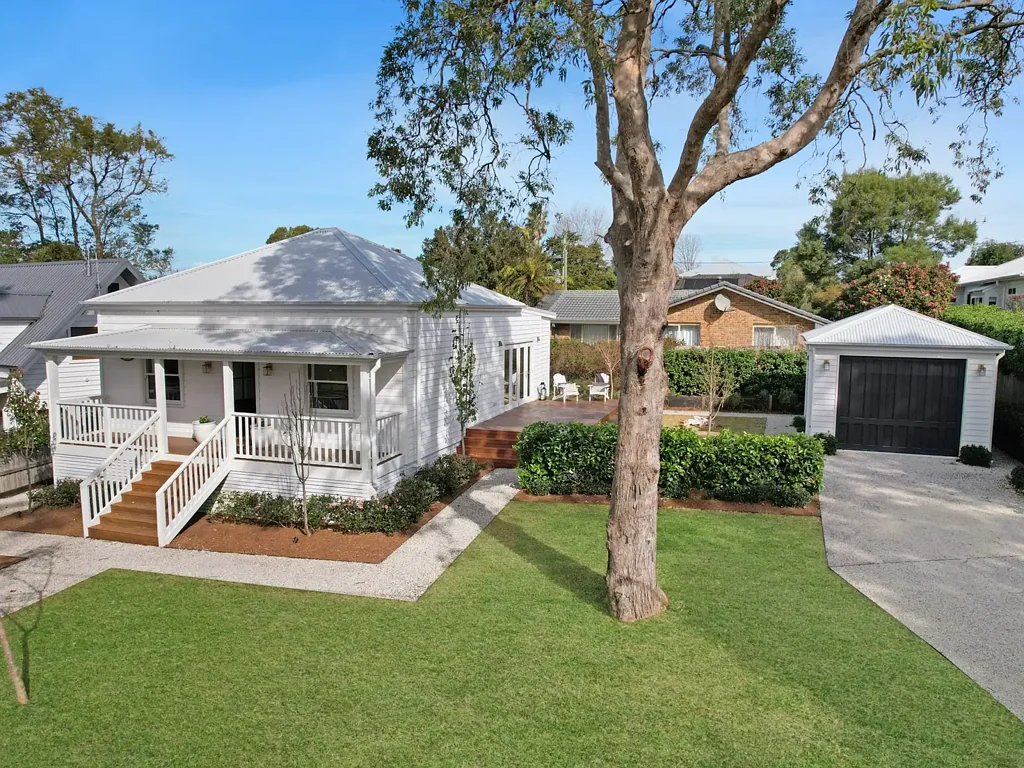 Berry 3 Bedroom Peppercorn Cottage - Federation Elegance, Fully Reimagined